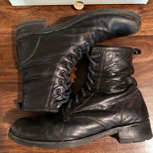 Frye Veronica Combat